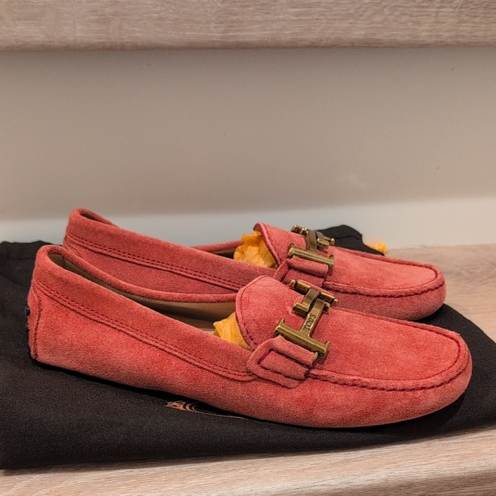 Wonen's Suede Driving Moc Loafers in Coral